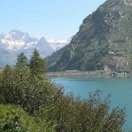 In With Balcony דירה אורל